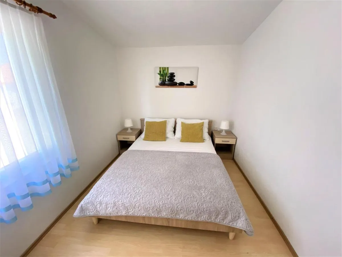 Apartment Bartol With Free Bikes And Great Local Food Traù