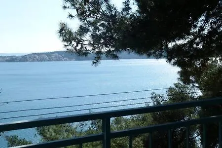 Apartment Bartol With Free Bikes And Great Local Food Trogir 0*,