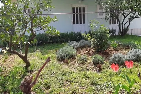 Apartment Bartol With Free Bikes And Great Local Food Trogir