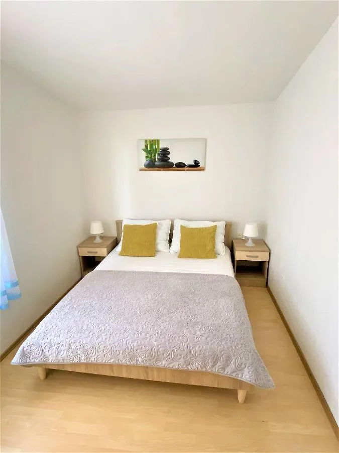Apartment Bartol With Free Bikes And Great Local Food Trogir