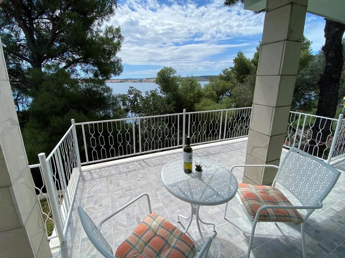 Apartment Bartol With Free Bikes And Great Local Food Trogir