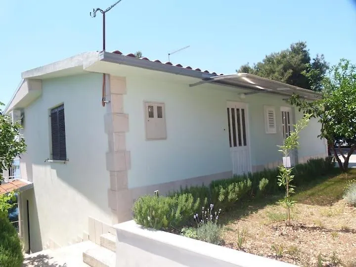 Apartment Bartol With Free Bikes And Great Local Food Trogir