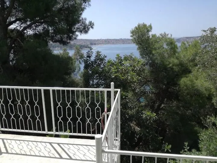 Apartment Bartol With Free Bikes And Great Local Food Traù