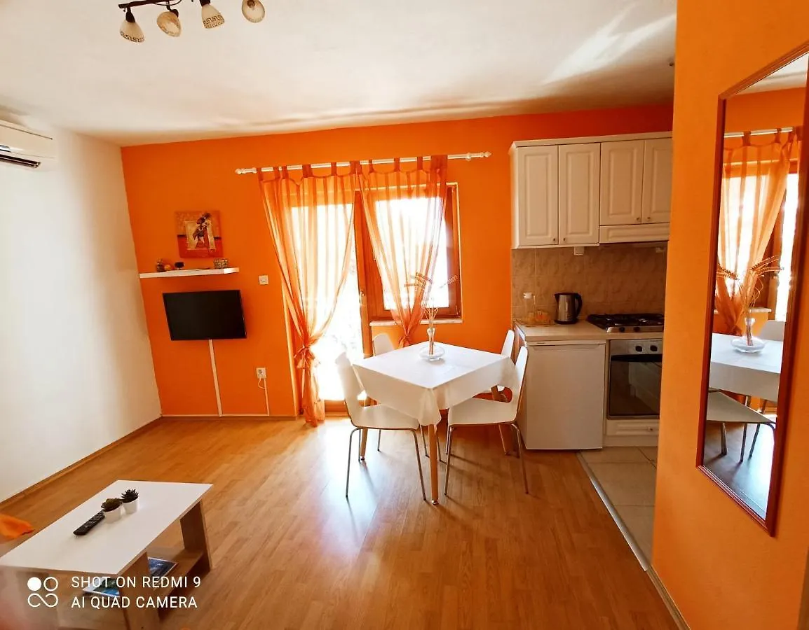 Apartment Bartol With Free Bikes And Great Local Food Trogir