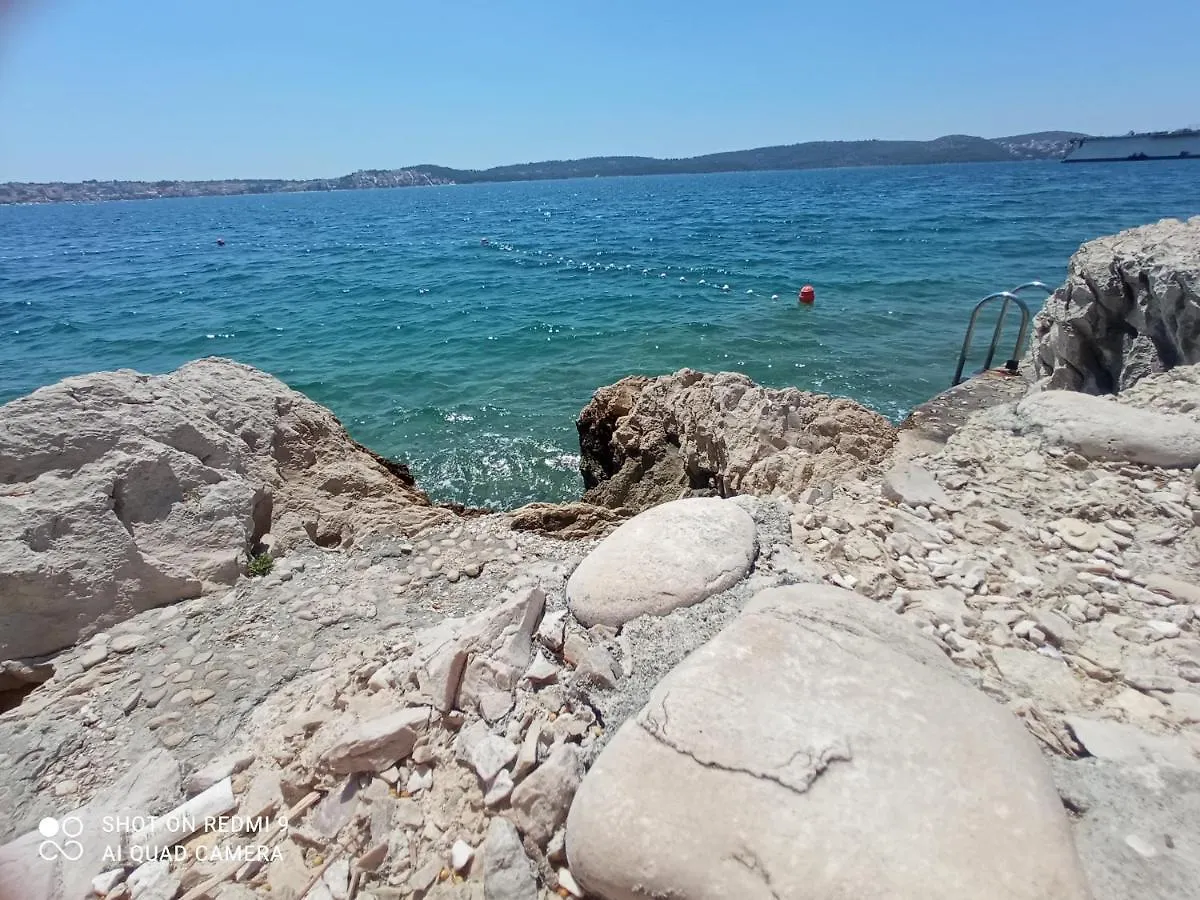 Apartment Bartol With Free Bikes And Great Local Food Traù 0*,  Croazia